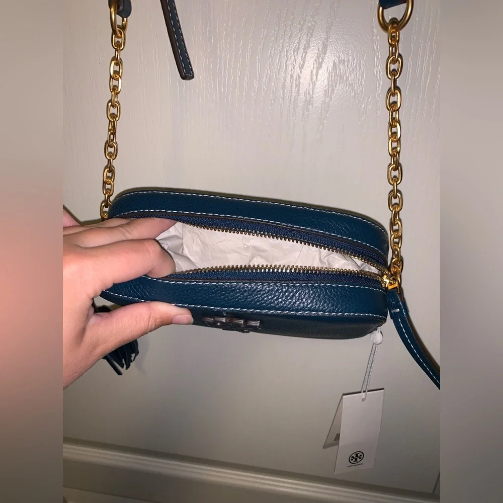 Tory Burch crossbody bag, UNUSED with tags, teal leather/gold hardware w/ tassel - Picture 6 of 8